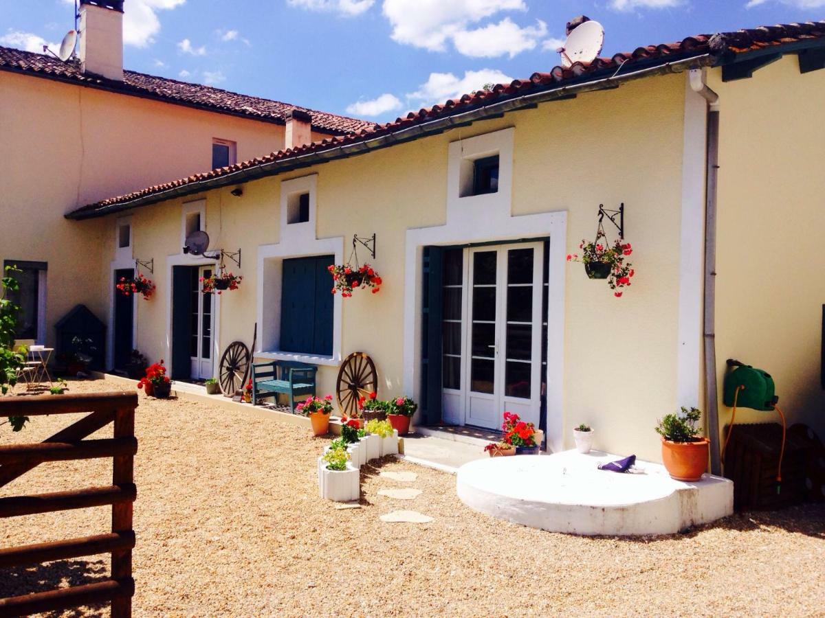 Le Fagnard Bed & Breakfast Chalais  Luaran gambar